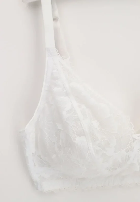 Сподели   Дантелен сутиен без банел Lepel Belseno 700 серия Romance